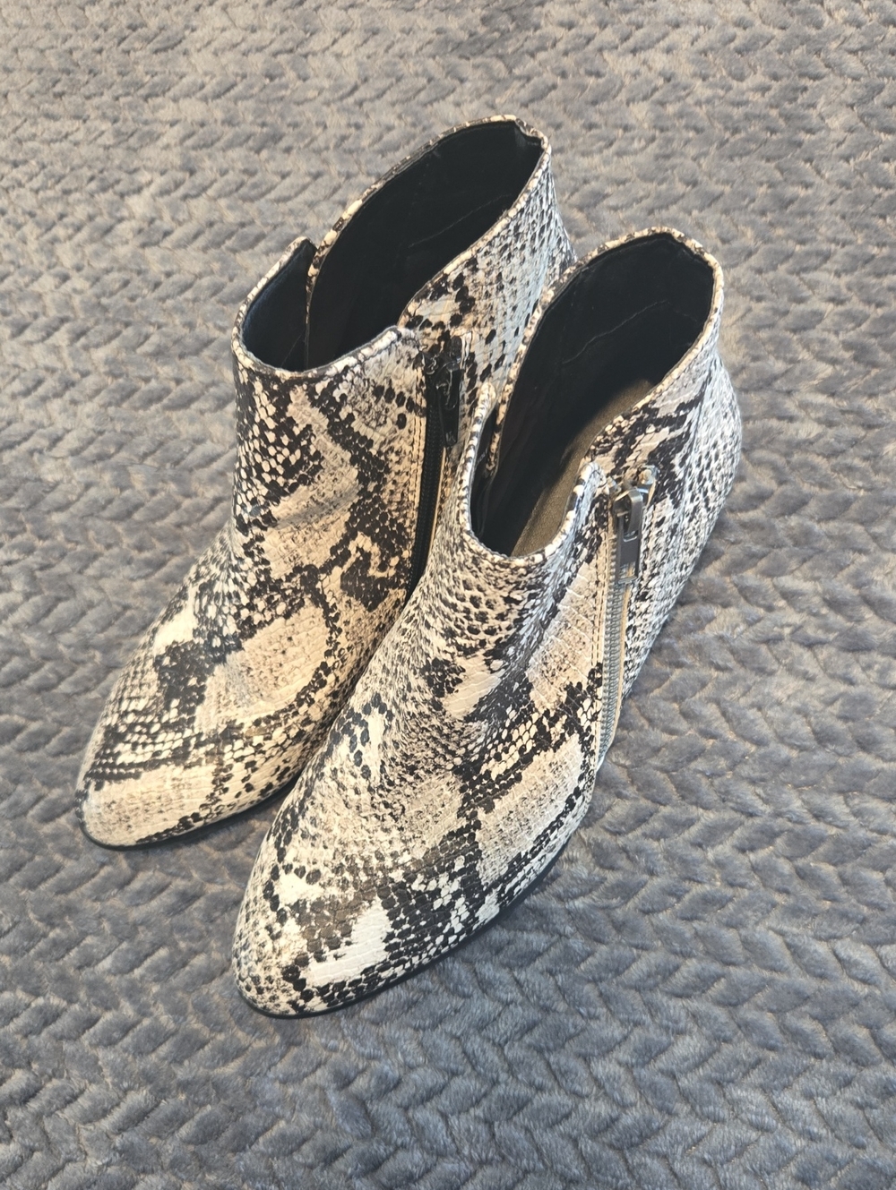 Unionbay Snake-Print Ankle Booties in Black & White - Women Size 6.5